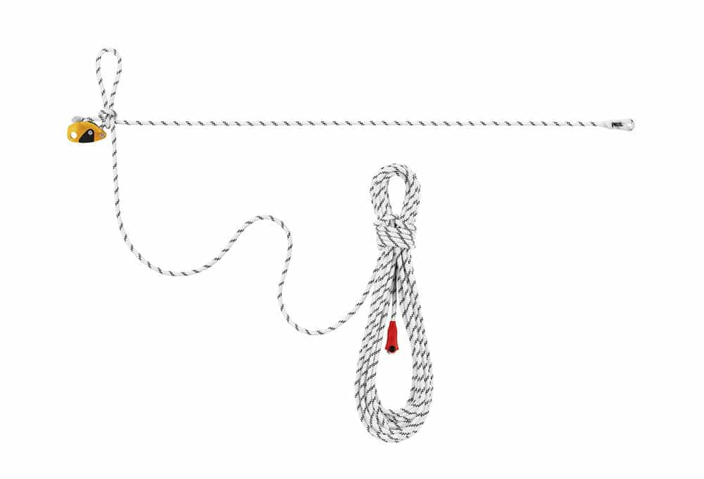 I cordini anticaduta e di posizionamento, insieme a moschettoni e connettori, rappresentano degli elementi indispensabili nella catena dei dispositivi di sicurezza anticaduta durante i lavori in quota. Ma come si distinguono? E quali requisiti devono rispettare? Ecco tutte le informazioni da conoscere.
