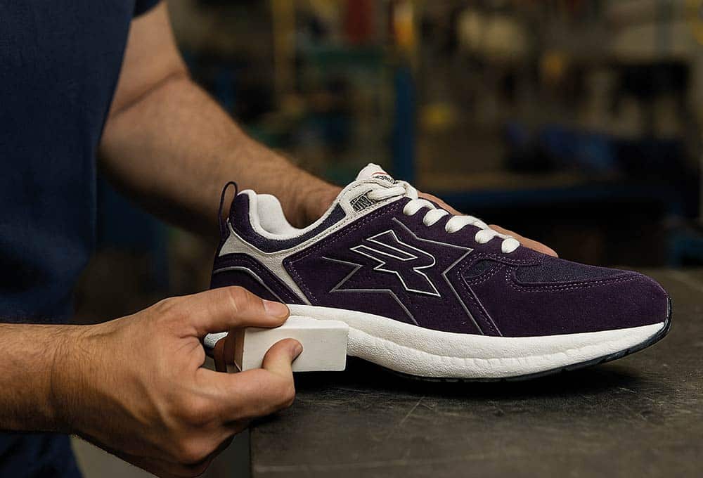 Come lavare le scarpe antinfortunistiche? Guida completa alla pulizia e manutenzione